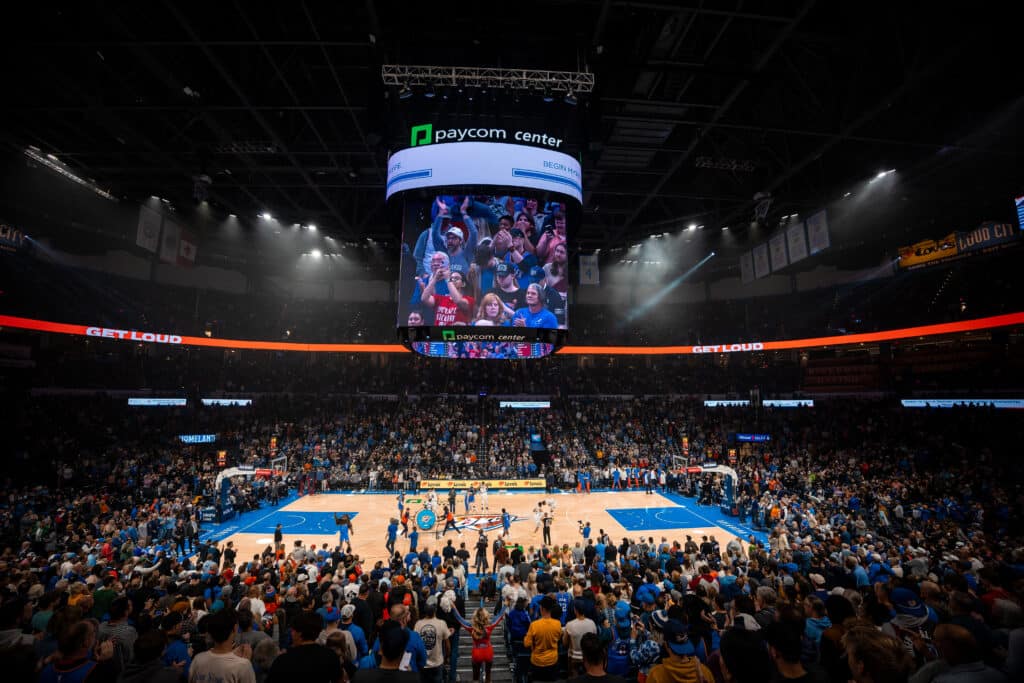 Sprawdzone WI-FI na stadionach planowania sieci – zamiast wielu różnych modeli access pointów, można zastosować jedno urządzenie o zmiennych właściwościach anteny.